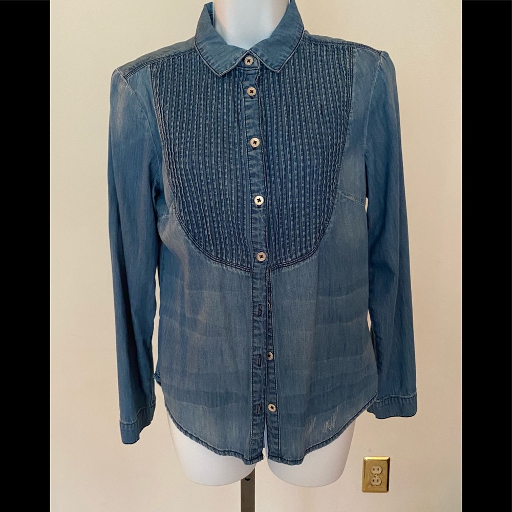 NWOT, bebe Medium Wash Jean Shirt